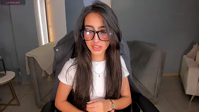 Snapshot of LarisaSmirnov chatting on September 21, 2025, 11:54 pm LarisaSmirnov online show from September 21, 2025, 11:54 pm