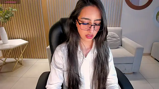 Snapshot of LarisaSmirnov chatting on October 21, 2025, 4:01 am LarisaSmirnov online show from October 21, 2025, 4:01 am