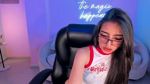 Snapshot of LarisaSmirnov chatting on October 16, 2025, 3:37 am LarisaSmirnov online show from October 16, 2025, 3:37 am