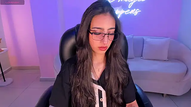 Snapshot of LarisaSmirnov chatting on October 14, 2025, 3:51 am LarisaSmirnov online show from October 14, 2025, 3:51 am