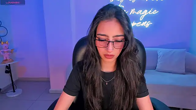 Snapshot of LarisaSmirnov chatting on October 17, 2025, 4:38 am LarisaSmirnov online show from October 17, 2025, 4:38 am