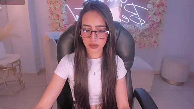 Snapshot of LarisaSmirnov chatting on November 27, 2025, 5:19 am LarisaSmirnov online show from November 27, 2025, 5:19 am