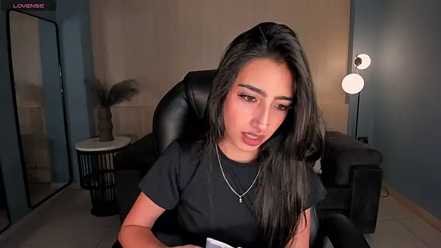 Snapshot of LarisaSmirnov chatting on October 18, 2025, 5:09 am LarisaSmirnov online show from October 18, 2025, 5:09 am