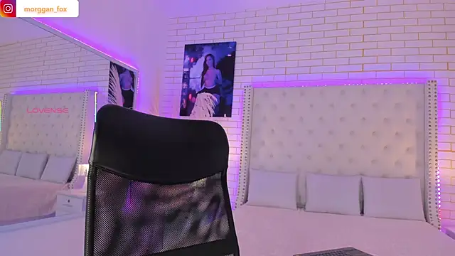 Snapshot of Morggan_Fox_ chatting on November 14, 2025, 4:27 am Morggan Fox online show from November 14, 2025, 4:27 am