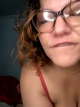 Snapshot of veludolunar chatting on October 5, 2025, 10:17 am veludolunar online show from October 5, 2025, 10:17 am