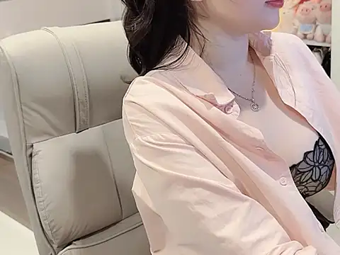 Nabiii6868 online show from April 4, 2026, 4:13 pm