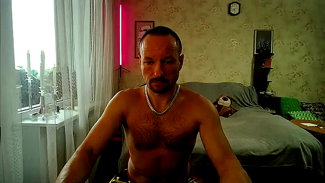 Snapshot of Masya_MaxUA chatting on October 1, 2025, 8:19 am Masya MaxUA online show from October 1, 2025, 8:19 am