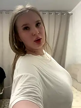 Snapshot of Amy_Sky_ chatting on October 17, 2025, 5:37 pm Amy Sky online show from October 17, 2025, 5:37 pm