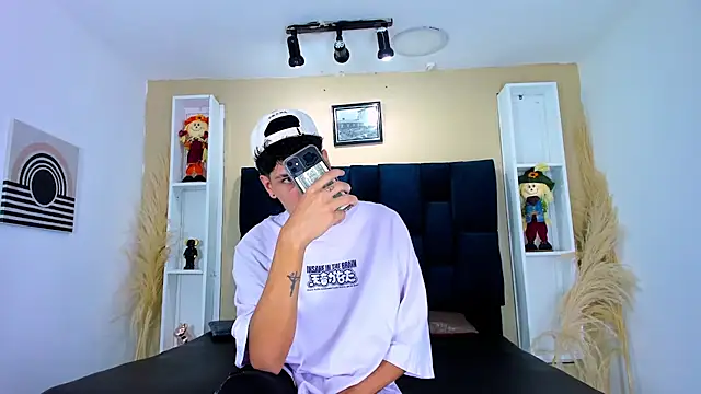 Snapshot of Jhojan_twink chatting on September 23, 2025, 11:39 am Jhojan twink online show from September 23, 2025, 11:39 am