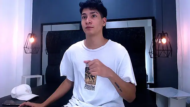 Jhojan twink online show from January 8, 2026, 4:29 am