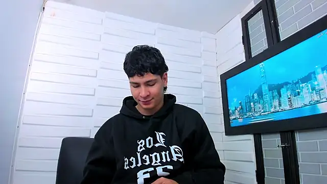 Snapshot of Jhojan_twink chatting on November 6, 2025, 1:15 pm Jhojan twink online show from November 6, 2025, 1:15 pm