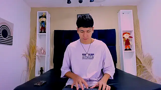 Snapshot of Jhojan_twink chatting on October 15, 2025, 12:46 pm Jhojan twink online show from October 15, 2025, 12:46 pm