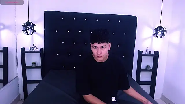 Snapshot of Jhojan_twink chatting on October 4, 2025, 6:42 pm Jhojan twink online show from October 4, 2025, 6:42 pm