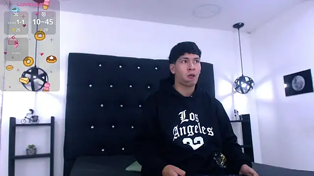 Jhojan twink online show from November 25, 2025, 12:27 pm