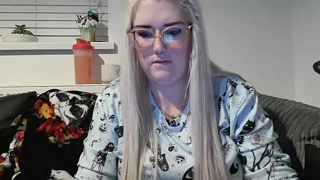 Snapshot of Sizzling_Indie36 chatting on October 2, 2025, 8:34 pm Sizzling Indie36 online show from October 2, 2025, 8:34 pm