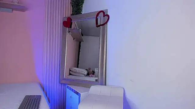 Sophie joyy online show from March 12, 2026, 4:07 am