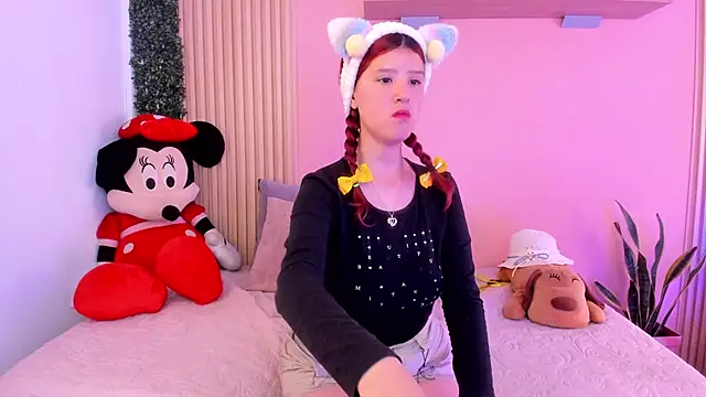 Snapshot of Sophie_joyy chatting on September 19, 2025, 5:06 pm Sophie joyy online show from September 19, 2025, 5:06 pm