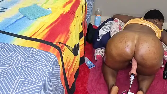 spicybootie online show from October 23, 2025, 12:15 pm