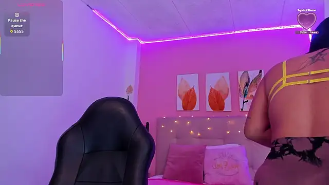 Molly h0t online show from January 17, 2026, 12:31 pm