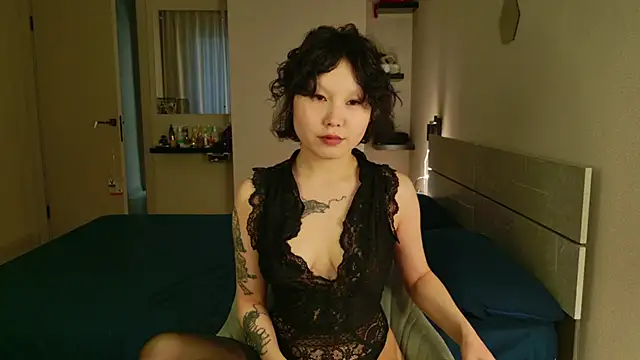 SamDevore online show from March 17, 2025, 1:39 pm