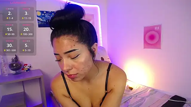 Snapshot of Emilybutterfly1 chatting on September 28, 2025, 8:43 am Emilybutterfly1 online show from September 28, 2025, 8:43 am