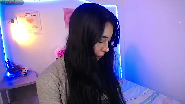 Snapshot of Emilybutterfly1 chatting on October 10, 2025, 9:15 pm Emilybutterfly1 online show from October 10, 2025, 9:15 pm