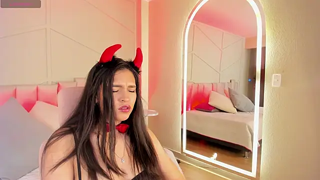 Eimmy bm online show from September 17, 2025, 5:04 pm