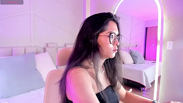 Eimmy bm online show from October 2, 2025, 4:43 pm