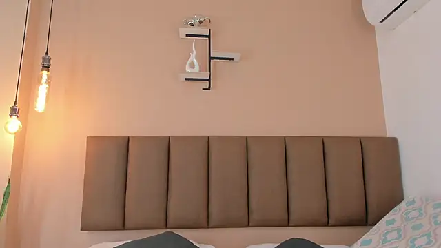 Snapshot of honeygray02 chatting on October 7, 2025, 12:17 pm honeygray02 online show from October 7, 2025, 12:17 pm