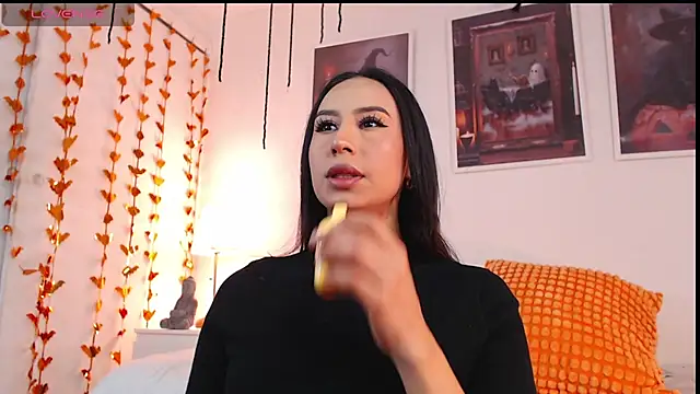 Snapshot of Valen_ross_ chatting on October 6, 2025, 9:15 pm Valen ross online show from October 6, 2025, 9:15 pm