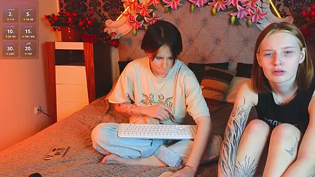 Snapshot of Tara_Lawson chatting on November 21, 2025, 11:53 am Tara Lawson online show from November 21, 2025, 11:53 am