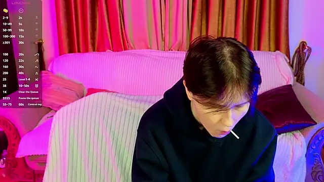 Snapshot of Tara_Lawson chatting on September 27, 2025, 6:47 pm Tara Lawson online show from September 27, 2025, 6:47 pm