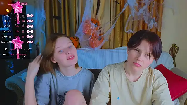 Snapshot of Tara_Lawson chatting on October 17, 2025, 11:12 am Tara Lawson online show from October 17, 2025, 11:12 am