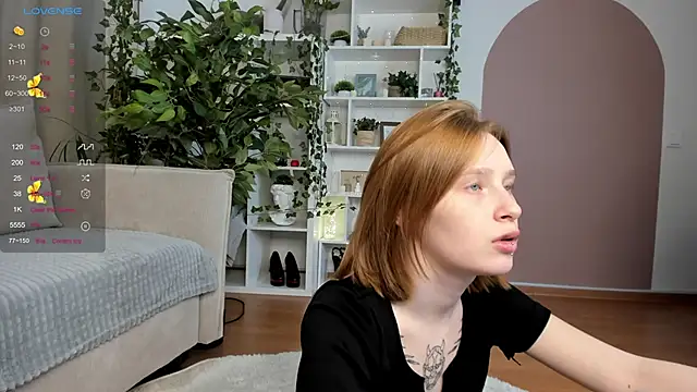 Snapshot of Tara_Lawson chatting on September 25, 2025, 11:49 am Tara Lawson online show from September 25, 2025, 11:49 am