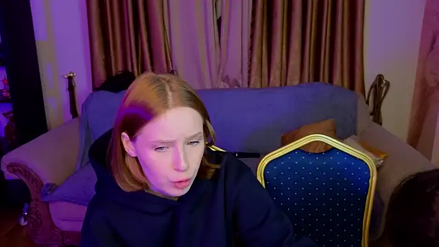 Snapshot of Tara_Lawson chatting on September 20, 2025, 7:19 pm Tara Lawson online show from September 20, 2025, 7:19 pm