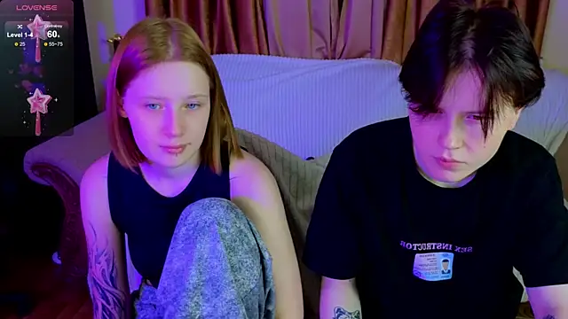 Snapshot of Tara_Lawson chatting on October 3, 2025, 7:04 pm Tara Lawson online show from October 3, 2025, 7:04 pm