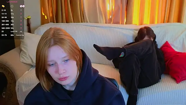 Snapshot of Tara_Lawson chatting on October 2, 2025, 11:02 am Tara Lawson online show from October 2, 2025, 11:02 am