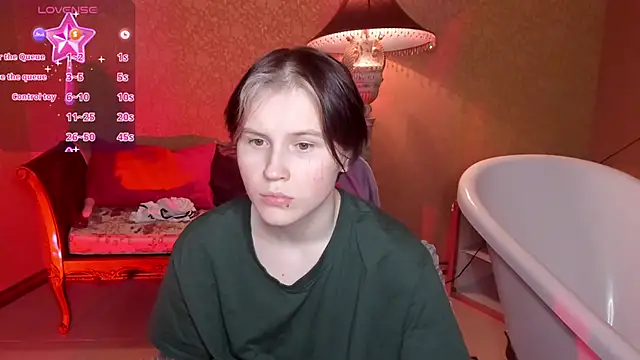 Snapshot of Tara_Lawson chatting on November 30, 2025, 11:22 am Tara Lawson online show from November 30, 2025, 11:22 am