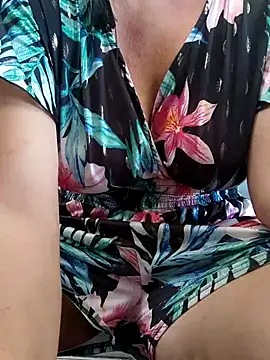 emiliemilf online show from November 6, 2025, 10:36 pm