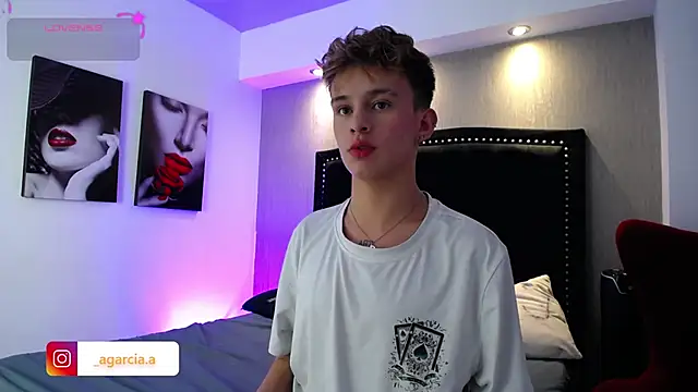 Snapshot of LiamWildx20 chatting on February 12, 2026, 4:34 am LiamWildx20 online show from February 12, 2026, 4:34 am