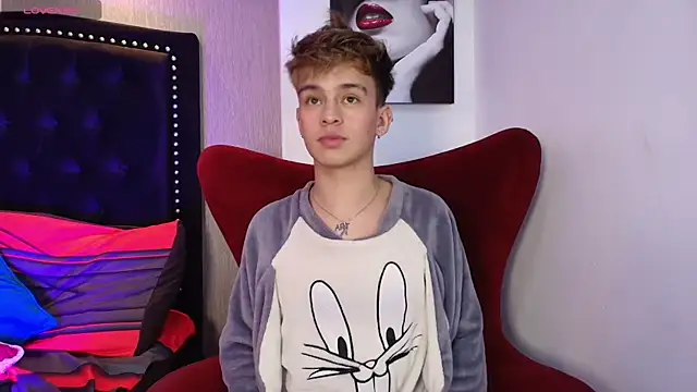 Snapshot of LiamWildx20 chatting on September 19, 2025, 4:49 am LiamWildx20 online show from September 19, 2025, 4:49 am