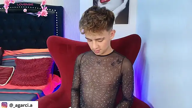 Snapshot of LiamWildx20 chatting on September 25, 2025, 4:40 am LiamWildx20 online show from September 25, 2025, 4:40 am