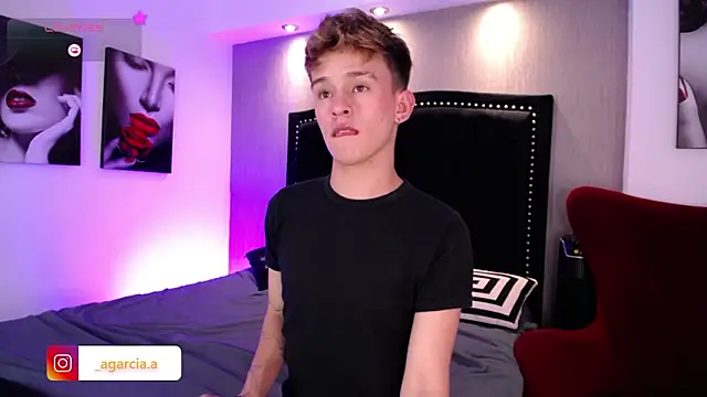 Snapshot of LiamWildx20 chatting on February 11, 2026, 5:07 am LiamWildx20 online show from February 11, 2026, 5:07 am