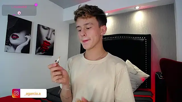 Snapshot of LiamWildx20 chatting on February 18, 2026, 5:05 am LiamWildx20 online show from February 18, 2026, 5:05 am