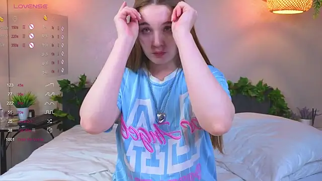 Snapshot of ConstanceHelms chatting on October 18, 2025, 5:09 am ConstanceHelms online show from October 18, 2025, 5:09 am