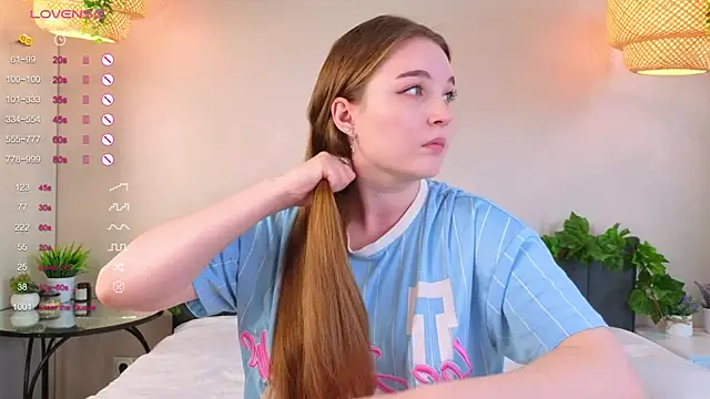 Snapshot of ConstanceHelms chatting on October 10, 2025, 5:08 am ConstanceHelms online show from October 10, 2025, 5:08 am