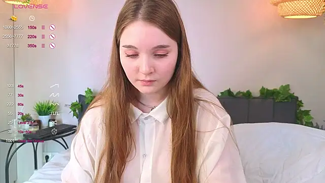 Snapshot of ConstanceHelms chatting on September 22, 2025, 5:13 am ConstanceHelms online show from September 22, 2025, 5:13 am