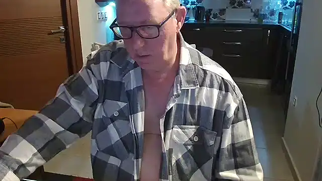 JamesBauer online show from February 12, 2026, 4:23 am