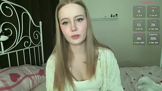 LolyaMin online show from April 23, 2026, 6:20 pm