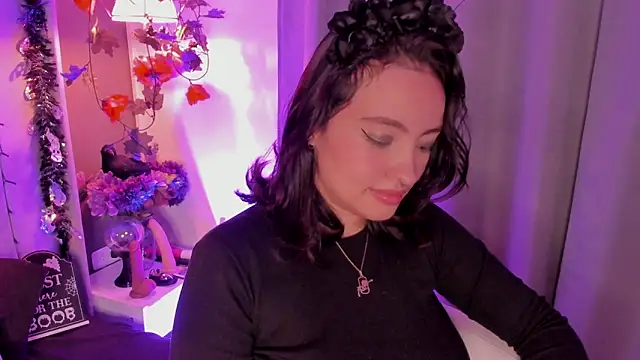 Snapshot of Angelica_Moon21 chatting on October 19, 2025, 4:59 am Angelica Moon21 online show from October 19, 2025, 4:59 am